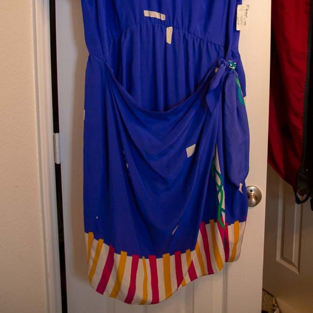 Dress - Picture 2 of 4